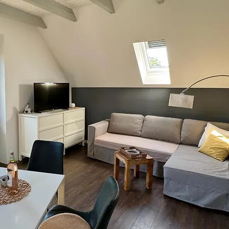 Landart Apartment *